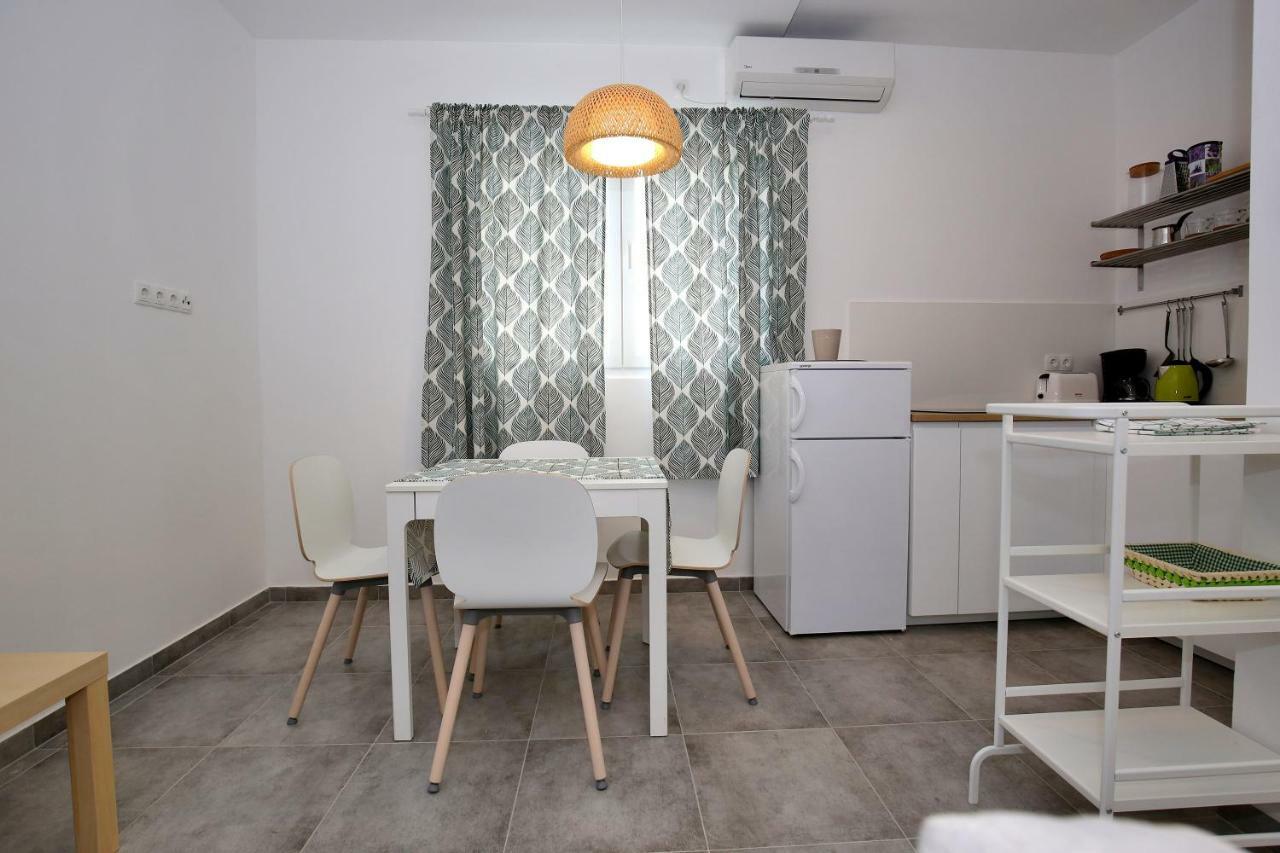 Apartments Ines Murter Eksteriør billede